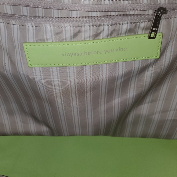 Lululemon Vinyasa to Vino Bag - Picture 2 of 14